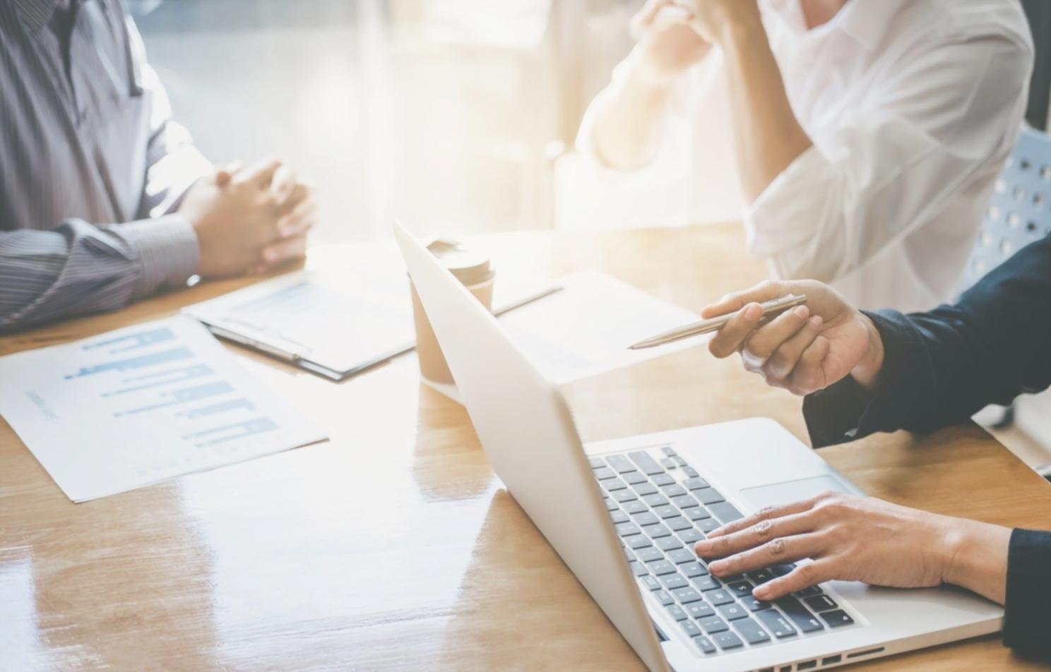 Checklist brandingu w marketplace: co sprawdzić zanim zaczniesz wydawać pieniądze na wygląd